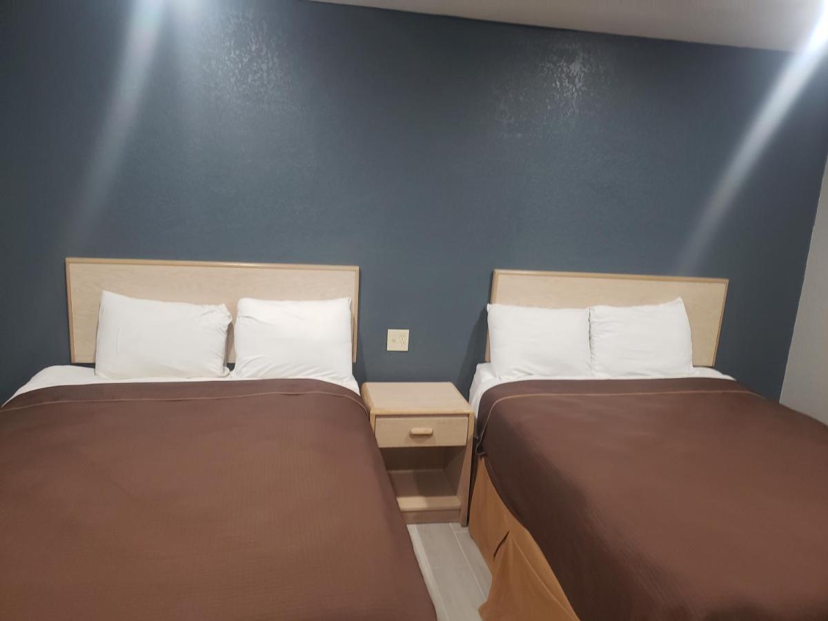 Village Inn קוטולה מראה חיצוני תמונה